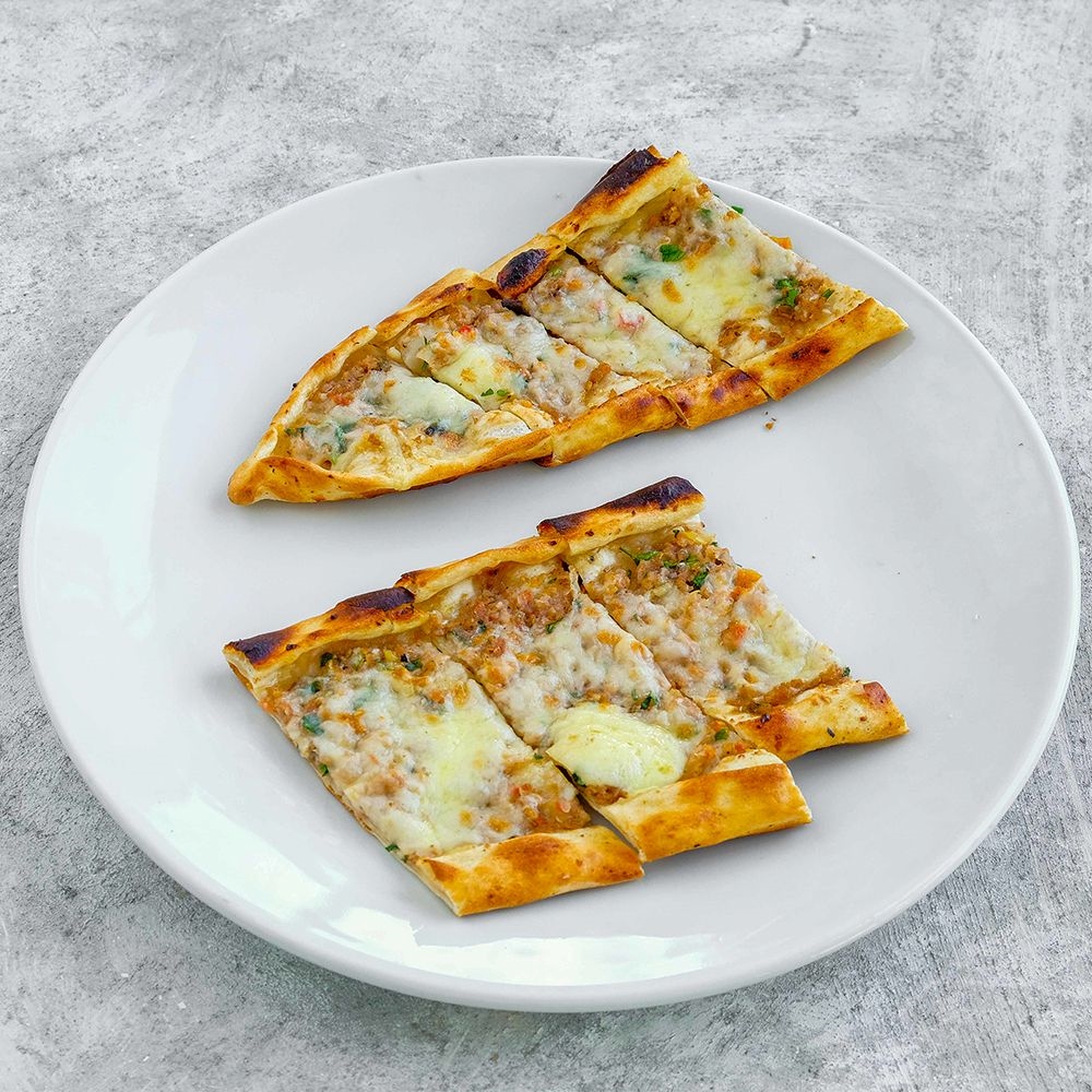 Tavuklu Kaşarlı Pide